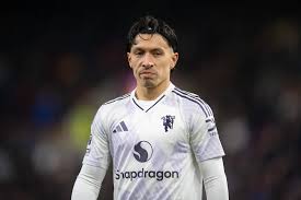 Lisandro Martinez considers retirement