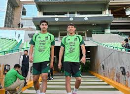 Gilberto Mora acapara reflectores en entrenamiento de la Selección Mexicana pese a lesión