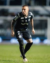 Cebolinha deve ser desfalque nos próximos três jogos do Santos; entenda