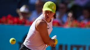 Iga Swiatek vs. Linda Noskova: Madrid Open Showdown