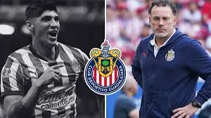 Alan Pulido rompe el silencio tras su salida de Chivas y no entrar en planes de Gabriel Milito