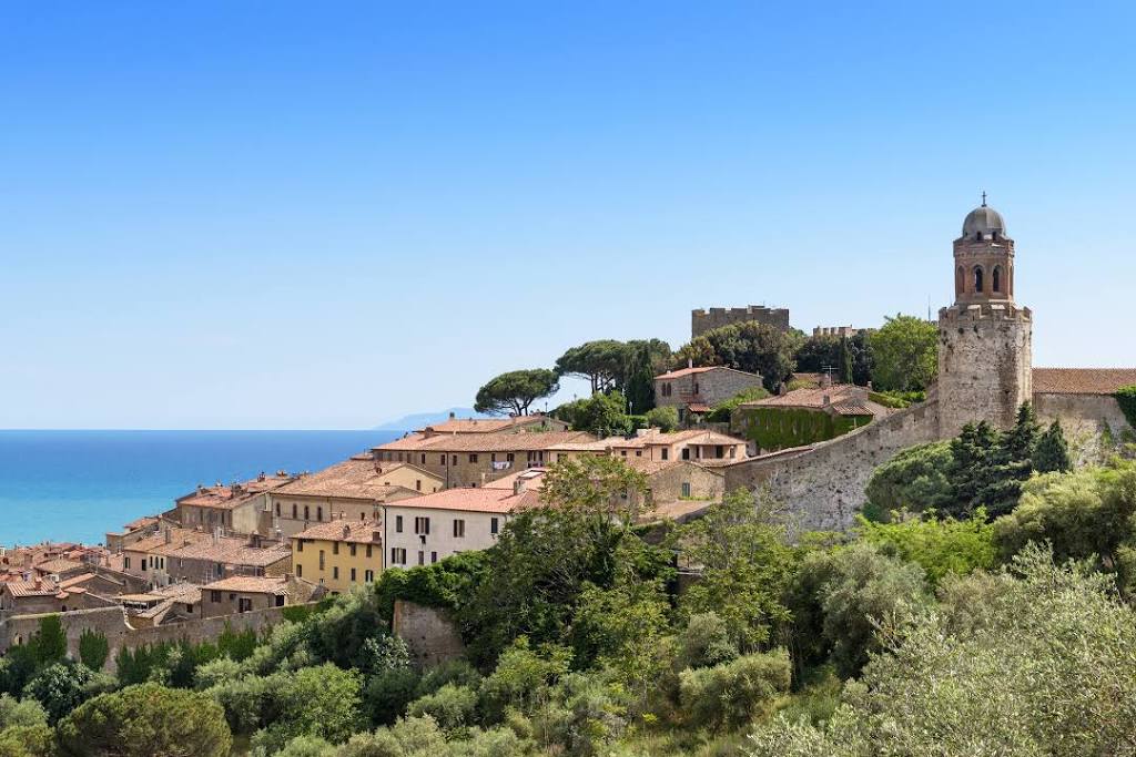 Castiglione della Pescaia: Appartamenti di vario tagli e prezzi, ville in vendita