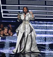 Resultado de imagem para fotos vma 2016 rihanna