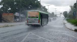Inmet emite alerta de chuvas intensas para 2 municípios do Cariri