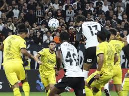 PEÑAROL VA POR UN TRIUNFO ANTE CORINTHIANS POR UNA OPORTUNIDAD QUE NO DEBE DESPERDICIAR