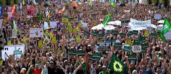 Zehntausende protestieren für rasche Energiewende