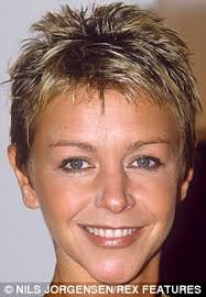 Seven years after botched surgery, brave Leslie Ash still shows the effects - article-0-00670EB900000258-56_224x323