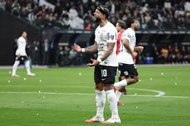 “Acesso negado”: Palmeiras provoca Corinthians após queda na Libertadores