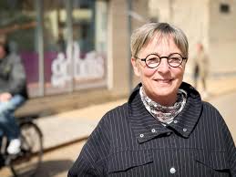 Ulla blev slået i armen af arrig cyklist: Nu kommer hun med en overraskende mening om cykling i byen