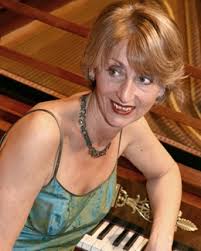 Linda Nicholson is one of the foremost keyboard players specialising in the performance of baroque, ... - linda4