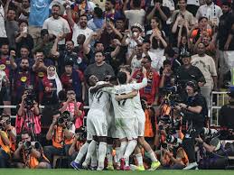 😵‍💫 ¡3 goles en el descuento! El Clásico se desata tras la jugada de Vini Jr.