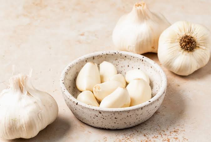 The Best Way to Peel Garlic (with Photos!)