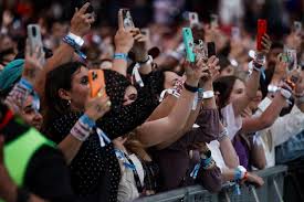 Artists Like Beyoncé And Taylor Swift Are Being Called Out After Newcomer Olivia Dean Secured Ticketmaster Refunds For Fans Who Paid Inflated Prices To Attend Her Tour