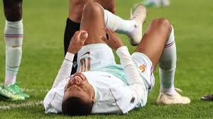 Cedera Tendon Lutut Mbappe: Bahaya dan Dampaknya