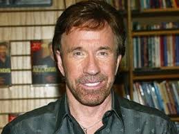 Resultado de imagen para chuck norris con estrella en el paseo de la fama