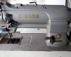 Зображення: Singer 211G sewing machine