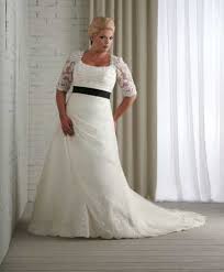Resultado de imagem para novos modelos de plus size para noivas
