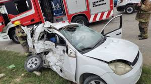 Identifican a madre e hijo que murieron en fatal accidente sobre la carretera Cadereyta-Allende