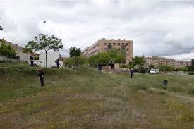 Salamanca refuerza la seguridad de sus barrios con el desbroce masivo de parcelas municipales