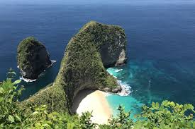 'Huge sorrow': Aussie tourist dies in Bali cliff fall - The New Daily