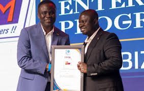 Luv FM's Clinton Yeboah Wins GJA Student Journalist Award Again!