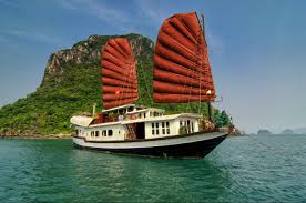 What to Expect on a Halong Bay Cruise