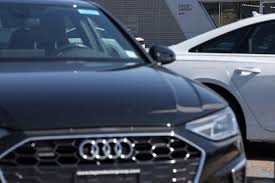 Auto Giants Respond to Trump Tariffs with Price Hikes and Production Adjustments