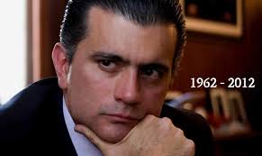 El senador panista Alonso Lujambio, quien se desempeñó antes como secretario de Educación Pública, murió este martes a la edad de 50 años víctima de cáncer ... - alonso620125092012101806