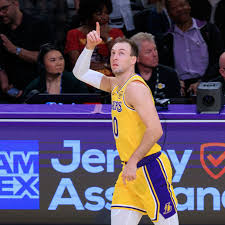 Lakers sharpshooter Luke Kennard wins NBA award ahead of playoffs