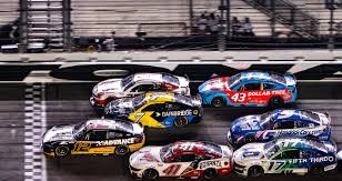 Kyle Larson races at Daytona with competitive intensity