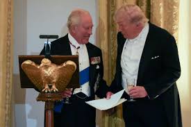 Sans les Britanniques, «vous parleriez français» : Charles III raille Trump au dîner d’État de la Maison-Blanche