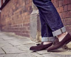 person wearing Crockett & Jones shoes with a stylish outfitの画像