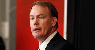 Wisconsin working to hire Texas' Shawn Eichorst as the new athletic director