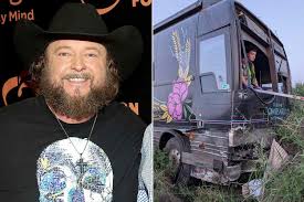 Colt Ford Breaks Shoulder After Tour Bus Crash