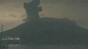 桜島で爆発 噴煙1600ｍ「鹿児島市街地側に降灰予想」噴石9合目まで飛散【18日19日の降灰予報】鹿児島・宮崎・熊本