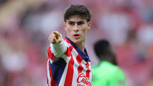 Chivas y Olympiacos tienen acuerdo por 'Hormiga' González: fuentes