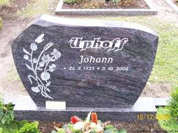 Grab von Johann Uphoff (26.07.1923-05.10.2006), Friedhof Walle