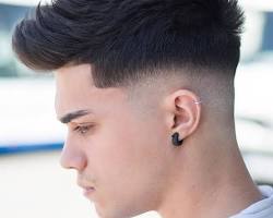 Imagem de Skin Fade em cabelo liso