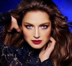 Amazing Woman - red lips, blue eyes, brunette, woman, female, beauty - 646767-bigthumbnail