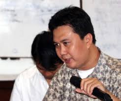 Ade Irawan anggota ICW. TRIBUNNEWS.COM, JAKARTA - Indonesia Corruption Watch menilai, tak cukup lewat cara biasa menelusuri dana kampanye partai politik dan ... - ICW-Ade-Irawan