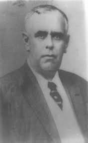 Natural da ilha de S. Nicolau, onde nasceu em 1872, José Lopes da Silva aprendeu a ler com o cónego Machado e estudou ... - 8923058_s1mO4
