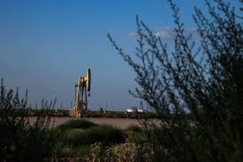 Oil Set for Weekly Gain With Focus on Middle East, IEA Release
