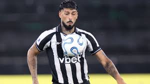 Hoje no Palmeiras, Barboza detona Botafogo nas redes após clube tirar suas fotos de estádio