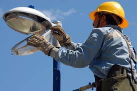 Resultado de imagem para manutençao iluminação publica