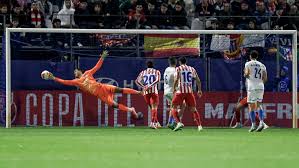El oficio goleador de Griezmann y las paradas de Musso evitan un bochorno ante el Atlético Baleares