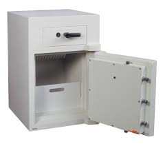 Chubbsafes Europa Deposit 100K 140 Deposit Safe with Dual ...