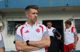 Internacional sofre nova derrota, e Pezzolano pede calma: "Estamos em bom caminho"