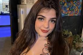 Esto gana Karely Ruiz al mes con su venta de contenido exclusivo