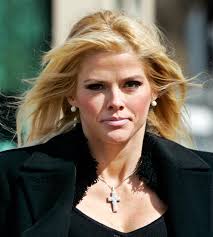 Anna Nicole Smith, leaves the U.S. Supreme Court in Washington, D.C. on Feb. 28, 2006. - 140820-anna-nicole-smith-5a_54b319afe528fbbee3d50559f1f3eee7