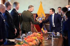 Acuerdo ministerial permite la entrada sin visa de militares y contratistas de EE.UU. a Ecuador